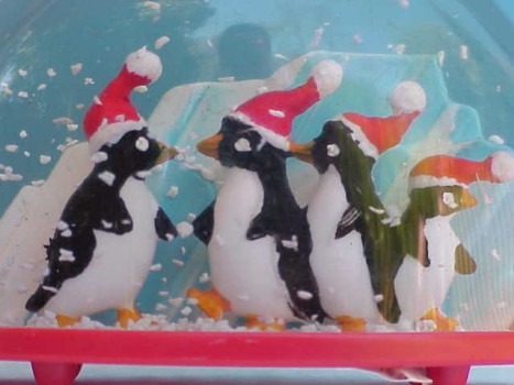 adelie penguins
Trefwoorden: snowglobe sneeuwbol
