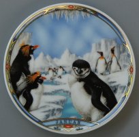 plate with chinstrap penguins  - sierbord met kinbandpinguins
